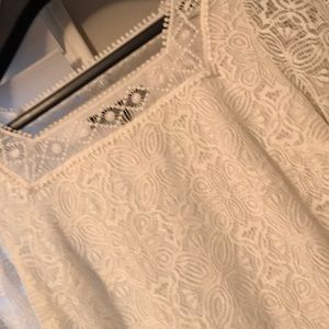 Like New White House Black Market lace top- XXS